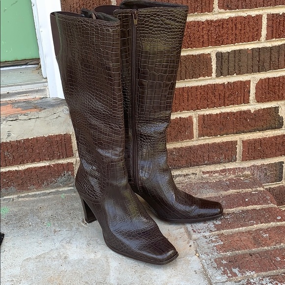 liz claiborne leather boots